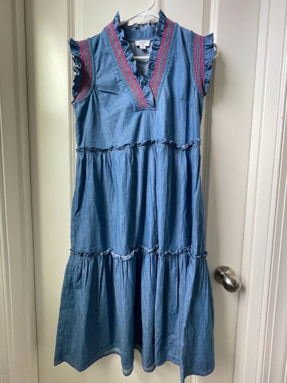 NWOT Crown & Ivy Chambray Tiered Ruffle Dress XS Embroidered Trim